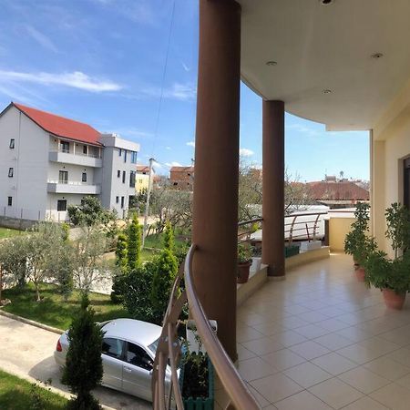 Villa Uklala Kamez Ngoại thất bức ảnh
