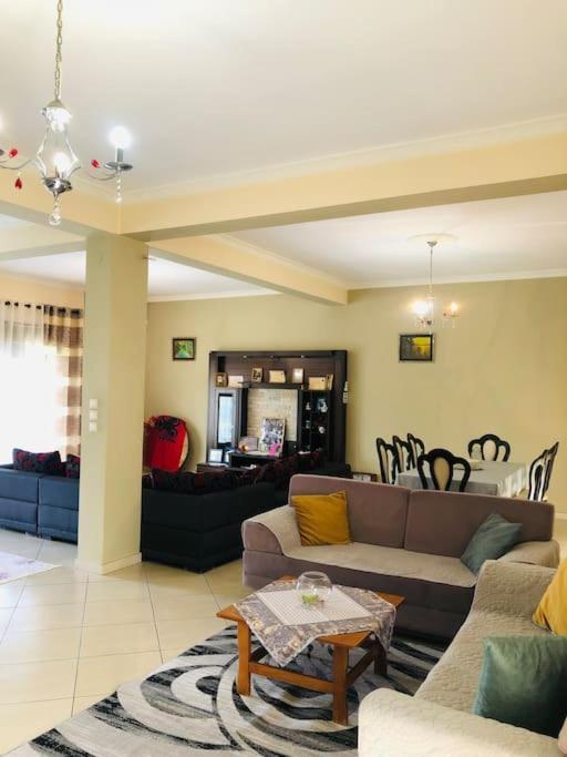 Villa Uklala Kamez Ngoại thất bức ảnh