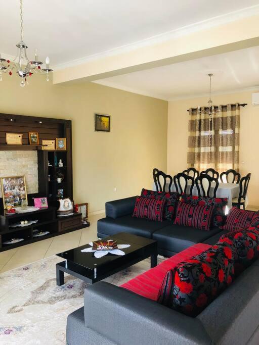 Villa Uklala Kamez Ngoại thất bức ảnh